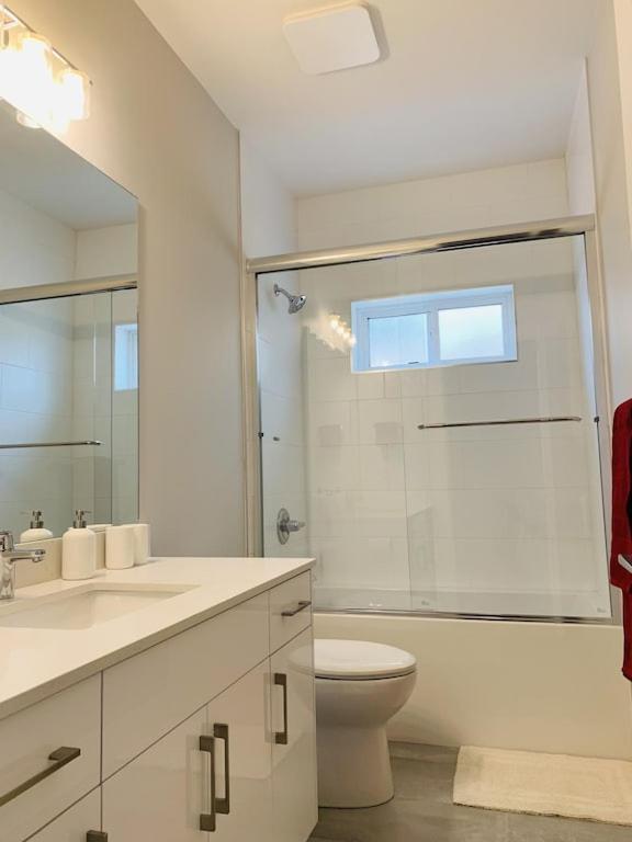 Apartmán Baycrestone Coquitlam Exteriér fotografie